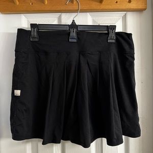 VUORI black pleated skort XL